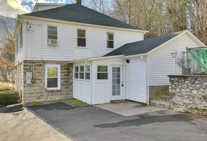 Family Friendly Avon Home: 10 Mi To Hartford!