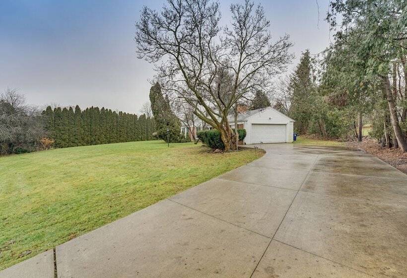 Family Friendly Bloomfield Hills Home W/ Patio!