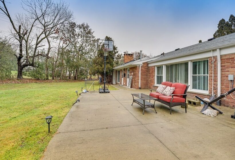 Family Friendly Bloomfield Hills Home W/ Patio!