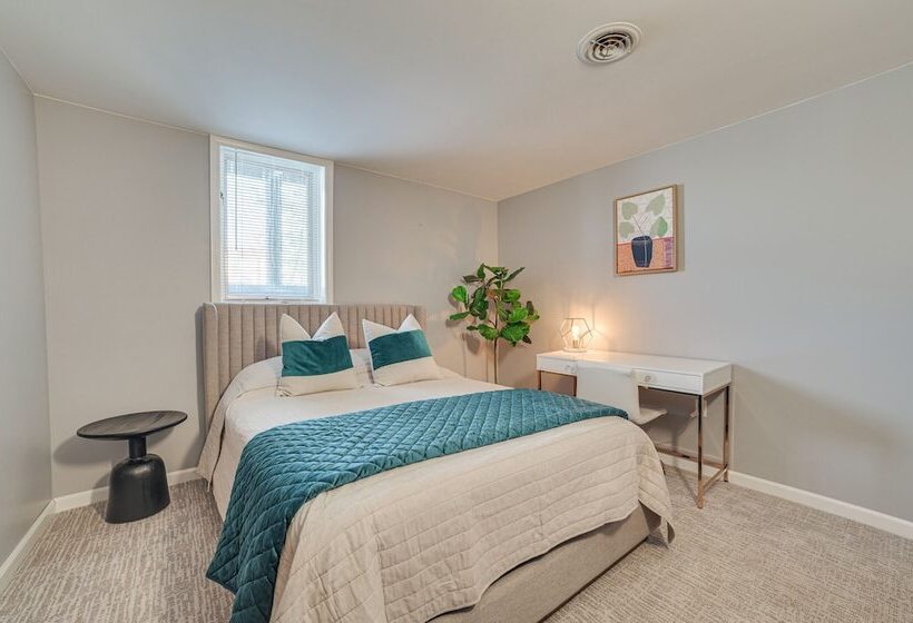 Family Friendly Boyne Falls Home: Golf, Ski & More