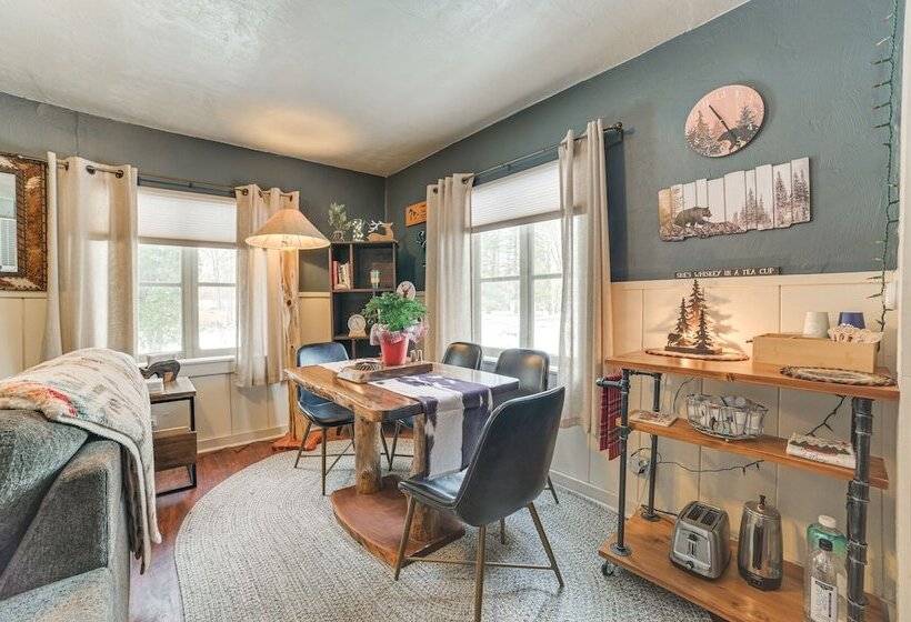 Family Friendly Cabin: Walk To Lake Access!