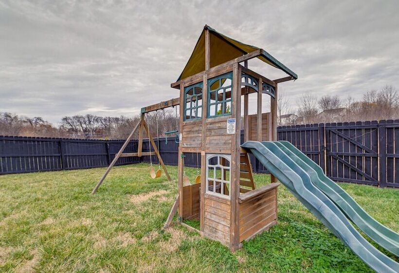 Family Friendly Clarksville Home W/ Fire Pit!