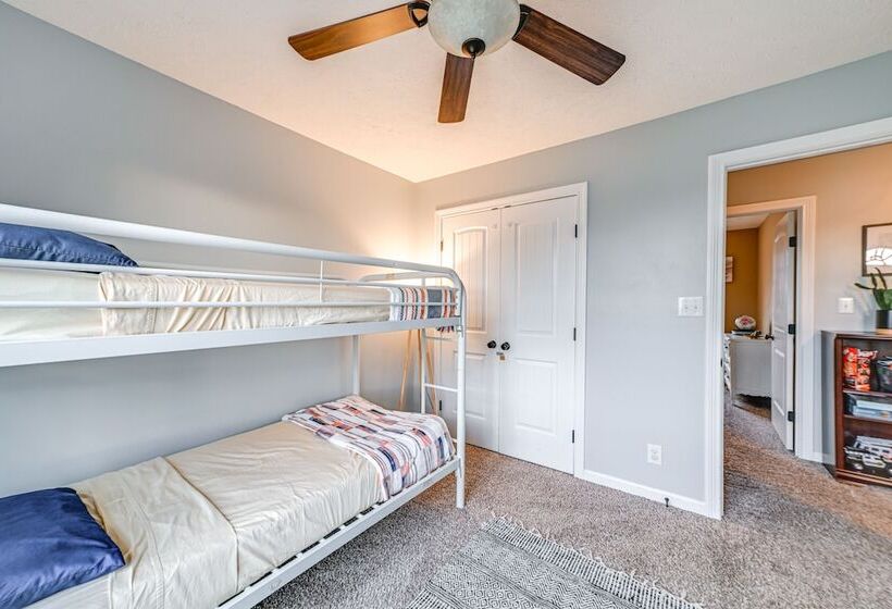 Family Friendly Clarksville Home W/ Fire Pit!