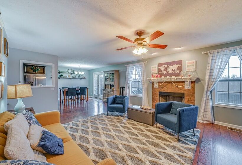 Family Friendly Clarksville Home W/ Fire Pit!