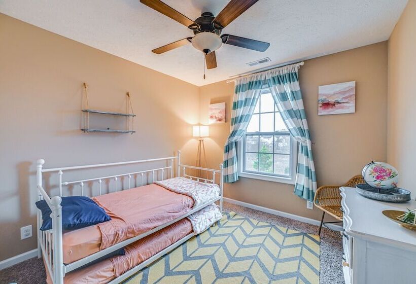 Family Friendly Clarksville Home W/ Fire Pit!