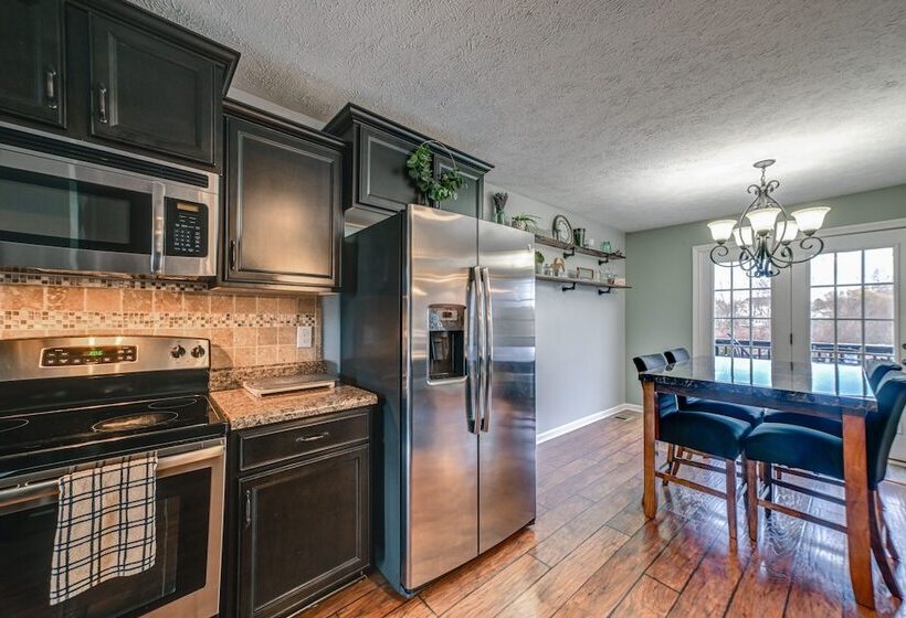 Family Friendly Clarksville Home W/ Fire Pit!