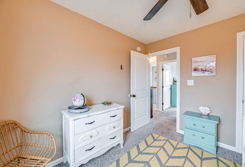 Family Friendly Clarksville Home W/ Fire Pit!