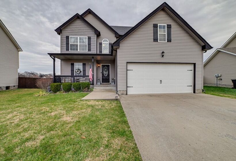 Family Friendly Clarksville Home W/ Fire Pit!