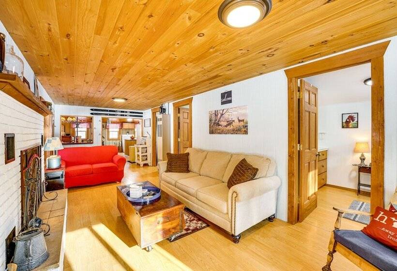 Pet Friendly Irons Cottage W/ Fire Pit & Fireplace