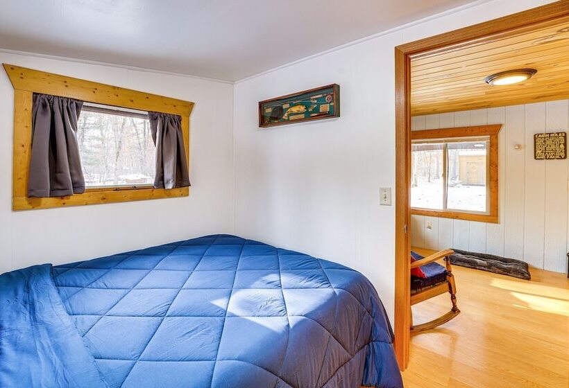 Pet Friendly Irons Cottage W/ Fire Pit & Fireplace