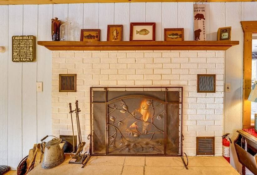 Pet Friendly Irons Cottage W/ Fire Pit & Fireplace