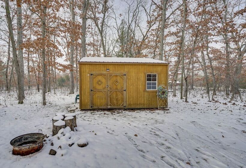 Pet Friendly Irons Cottage W/ Fire Pit & Fireplace