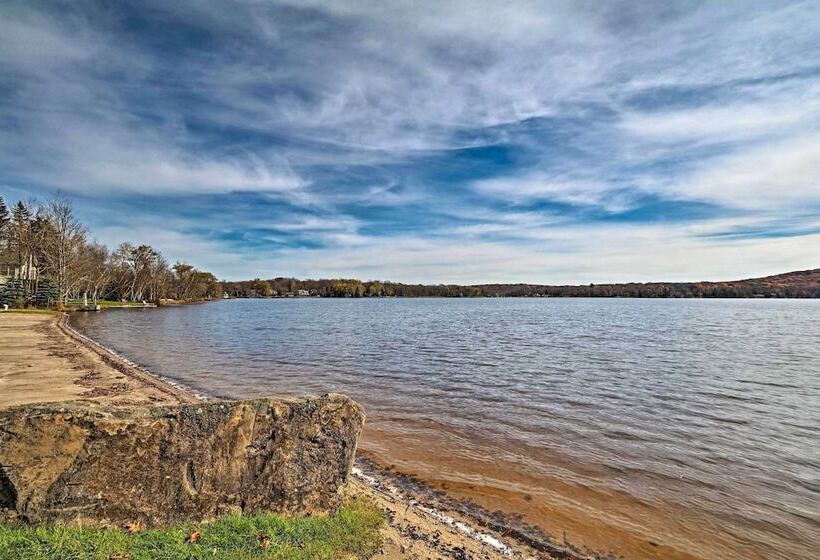 Family Friendly Pocono Lake Cabin W/ Fire Pit!