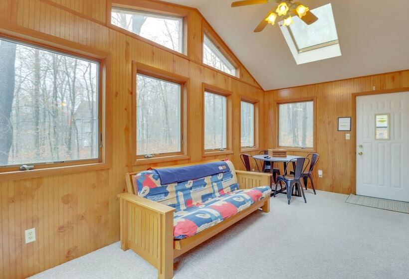 Family Friendly Pocono Lake Cabin W/ Fire Pit!