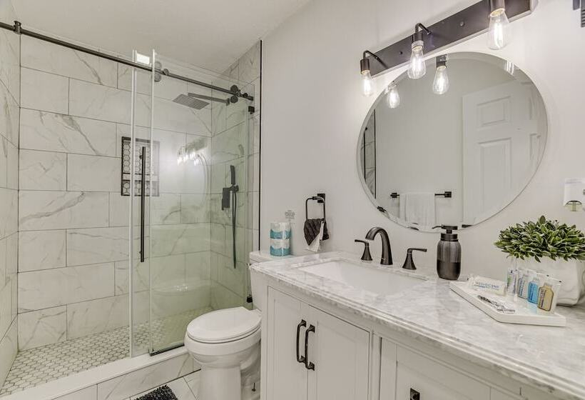 Family Friendly Poconos Home W/ Hot Tub!