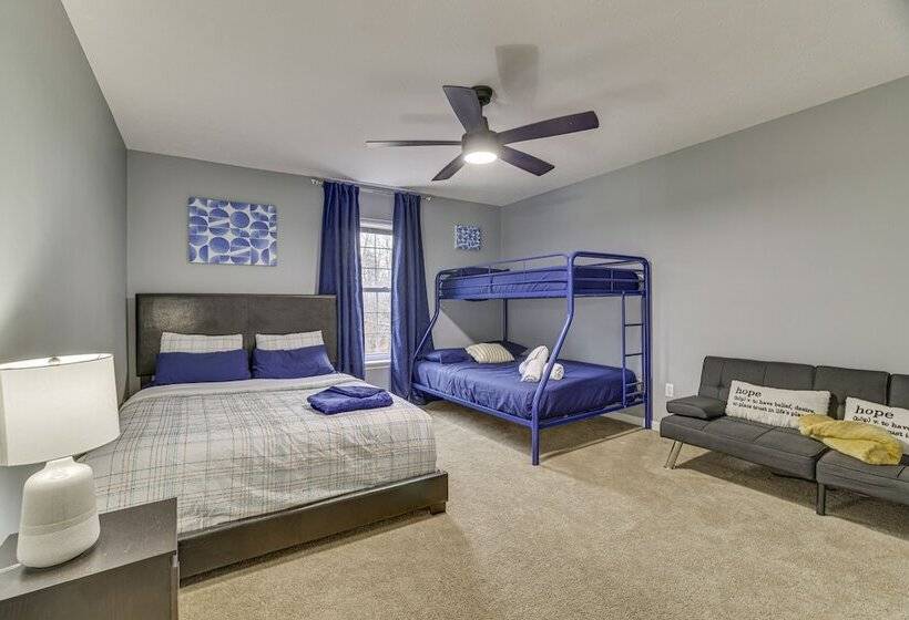 Family Friendly Poconos Home W/ Hot Tub!