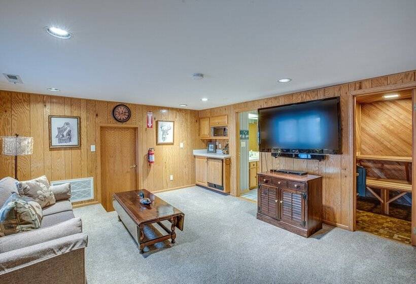 Family Friendly Stateline Home: Close To Trails!