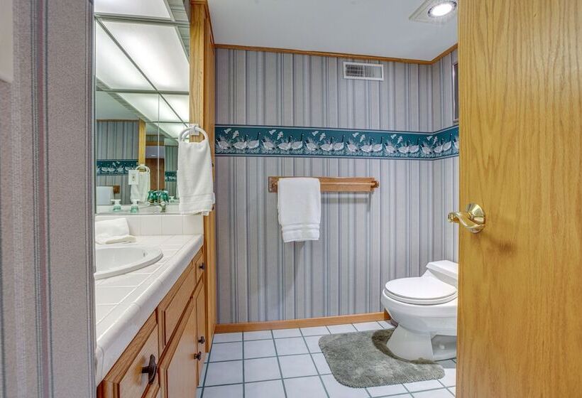 Family Friendly Stateline Home: Close To Trails!