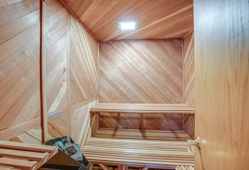 Family Friendly Stateline Home: Close To Trails!