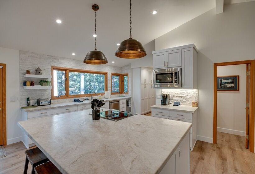 Family Friendly Stateline Home: Close To Trails!