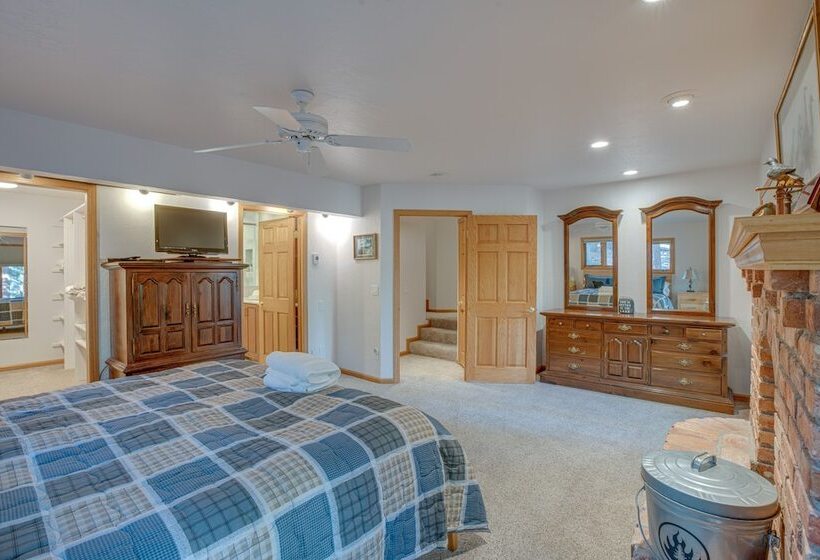 Family Friendly Stateline Home: Close To Trails!