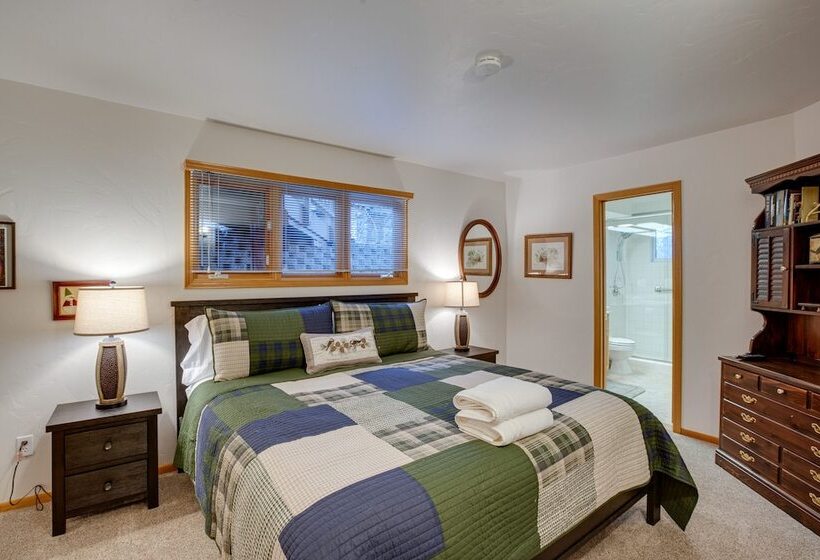 Family Friendly Stateline Home: Close To Trails!