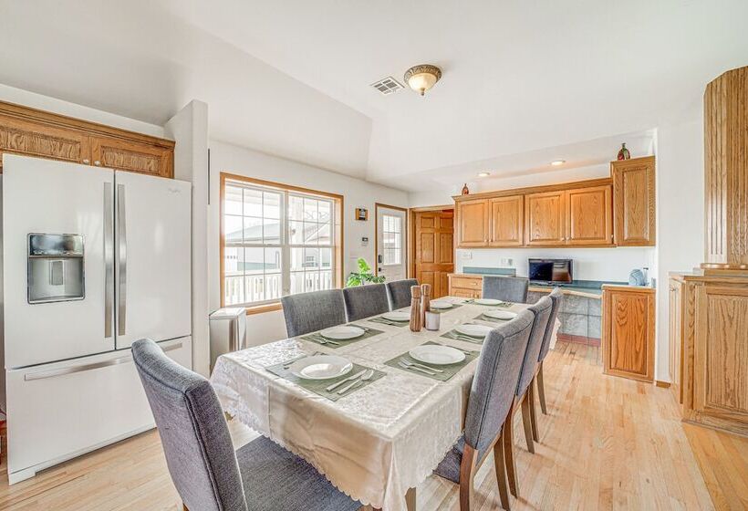 Pet Friendly Vinita Farmhouse W/ Game Room!