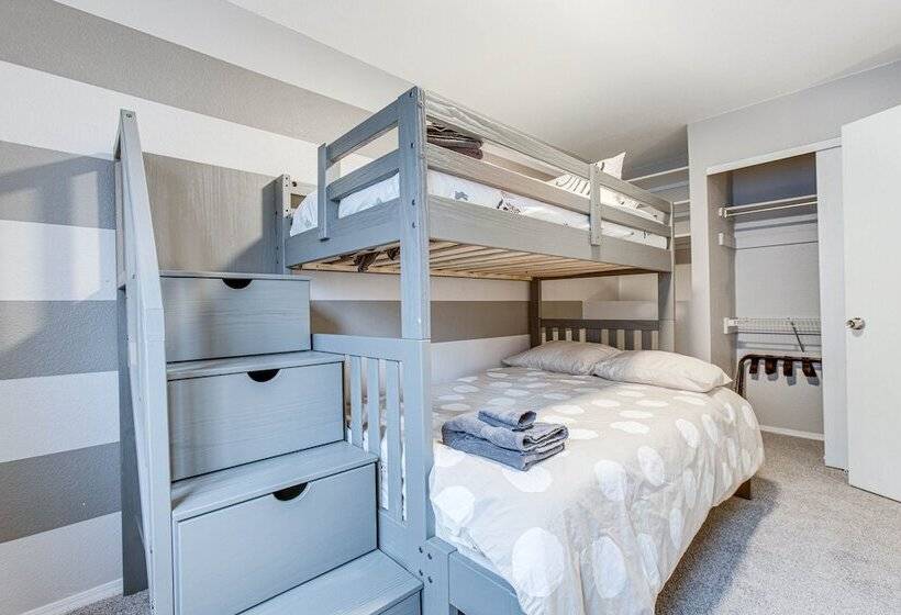 7 Mi To Downtown Denver: Family Home W/ Fire Pit!