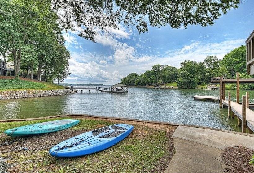 Family Lake House Retreat By Avantstay Sleeps 28