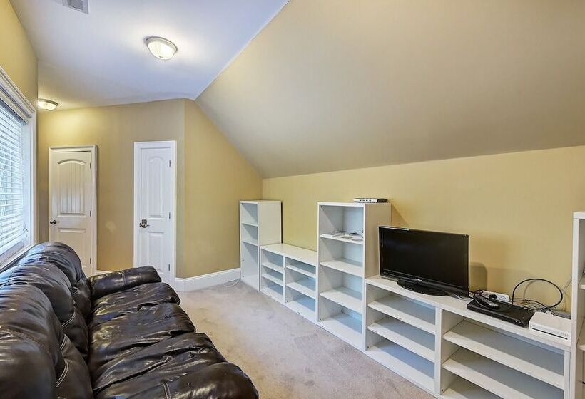 Family Lake House Retreat By Avantstay Sleeps 28