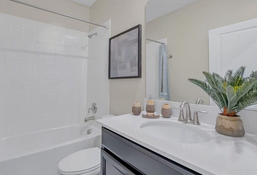 Fantasia @ Storey Lake By Shine Villas #408