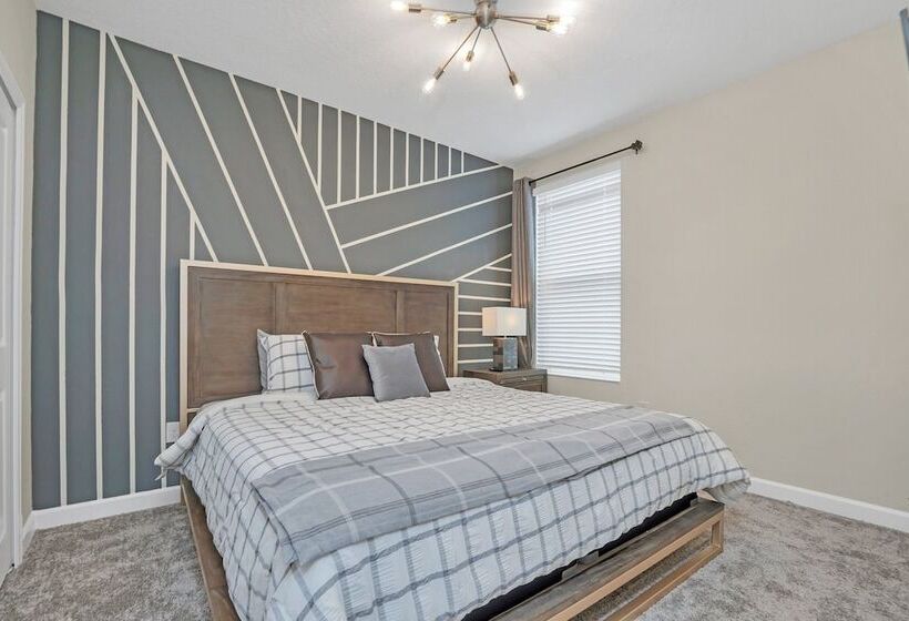 Fantasia @ Storey Lake By Shine Villas #408