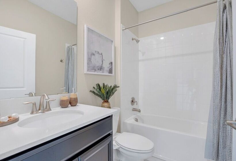 Fantasia @ Storey Lake By Shine Villas #408