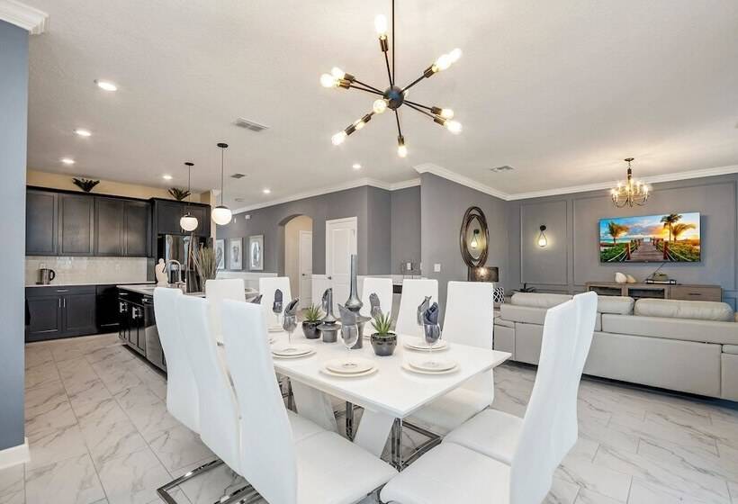 Fantasia @ Storey Lake By Shine Villas #408