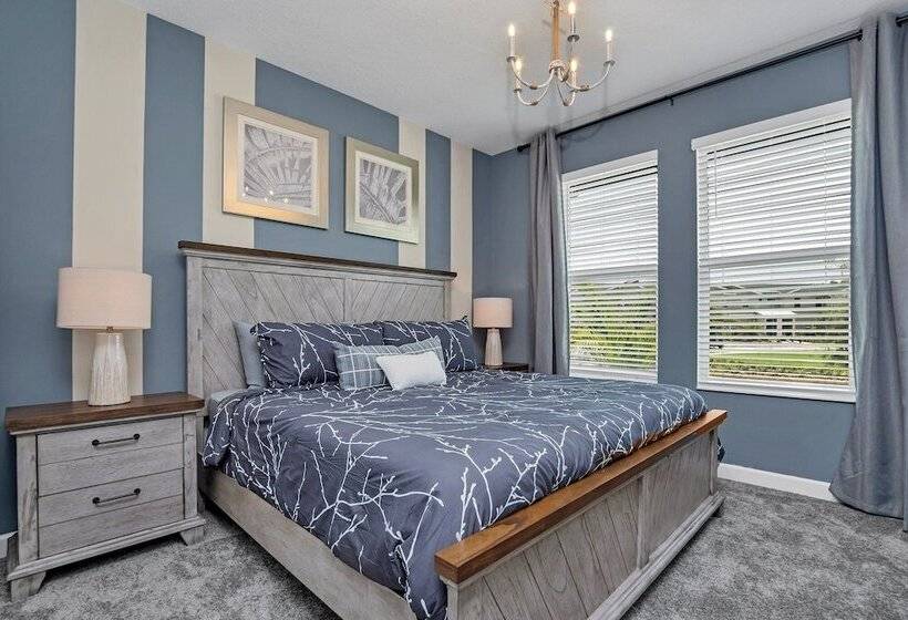 Fantasia @ Storey Lake By Shine Villas #408