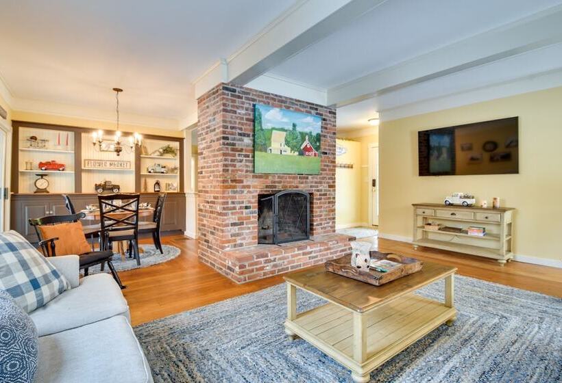 Farmhouse On Ammonoosuc River Near Cannon Mountain