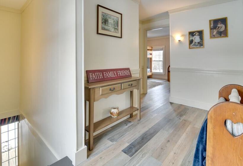 Farmhouse On Ammonoosuc River Near Cannon Mountain