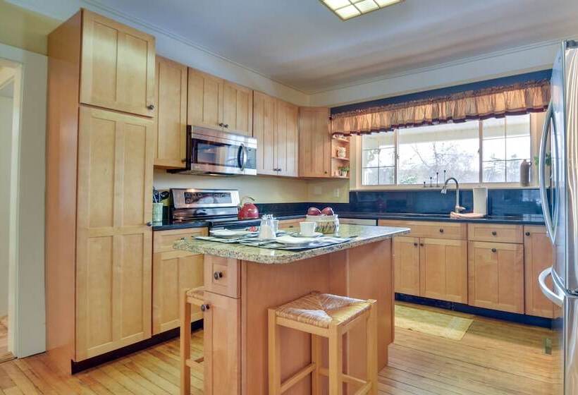 Farmhouse On Ammonoosuc River Near Cannon Mountain