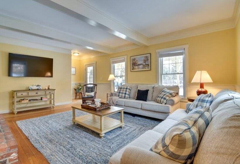 Farmhouse On Ammonoosuc River Near Cannon Mountain