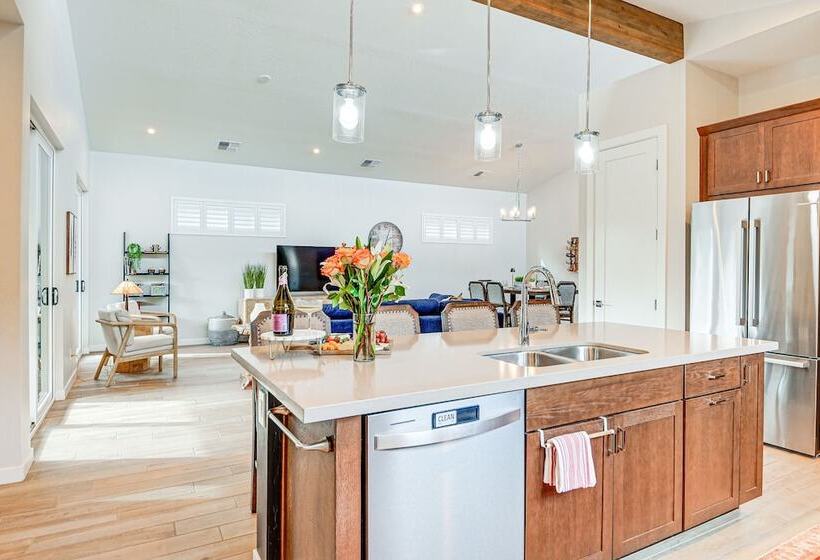 Flagstaff Home W/ Fire Pit + Hiking Trail Access!