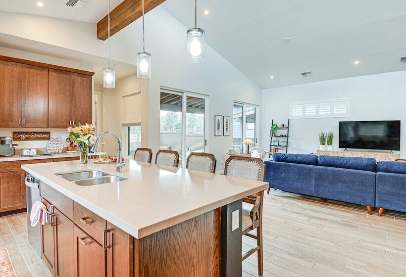 Flagstaff Home W/ Fire Pit + Hiking Trail Access!