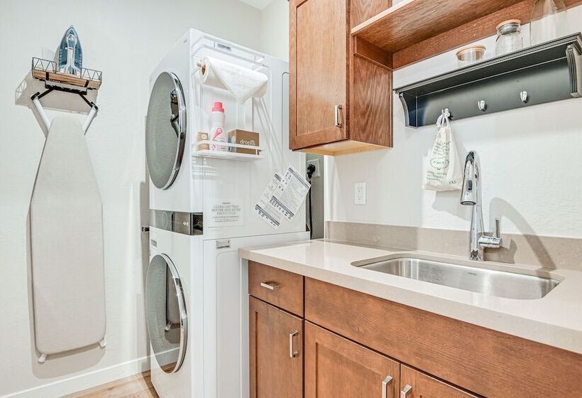 Flagstaff Home W/ Fire Pit + Hiking Trail Access!