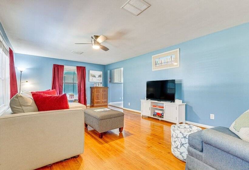 Fort Walton Beach Home ~ 1 Mi To Santa Rosa Sound!