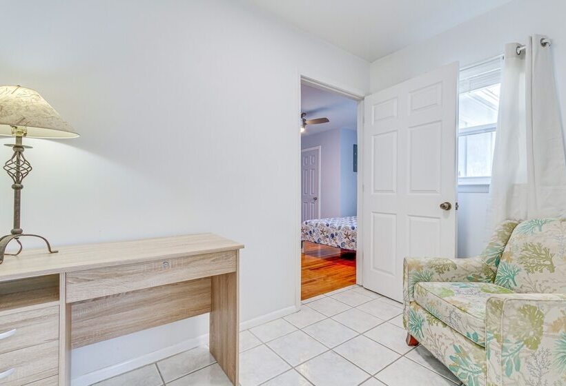 Fort Walton Beach Home ~ 1 Mi To Santa Rosa Sound!