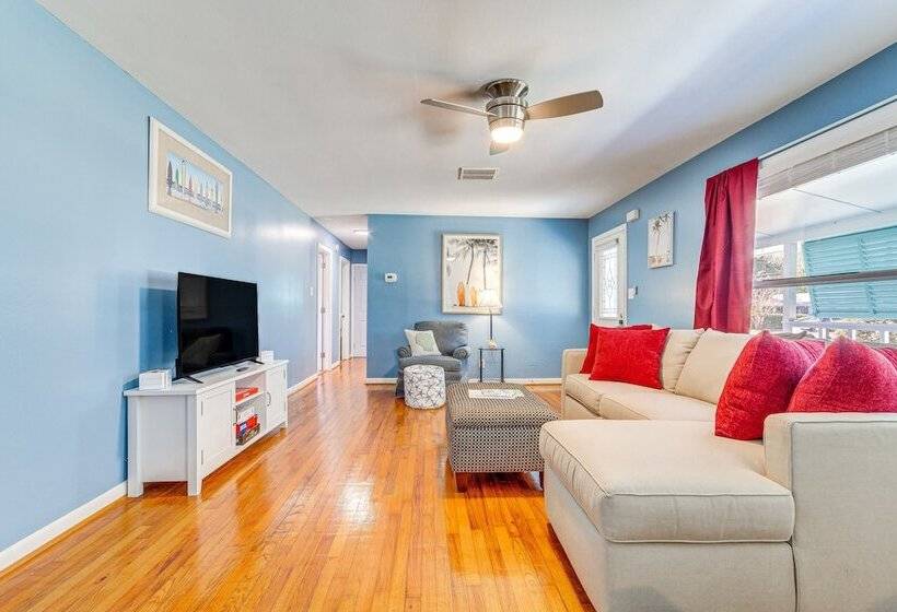 Fort Walton Beach Home ~ 1 Mi To Santa Rosa Sound!