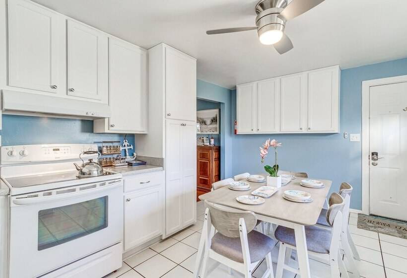 Fort Walton Beach Home ~ 1 Mi To Santa Rosa Sound!