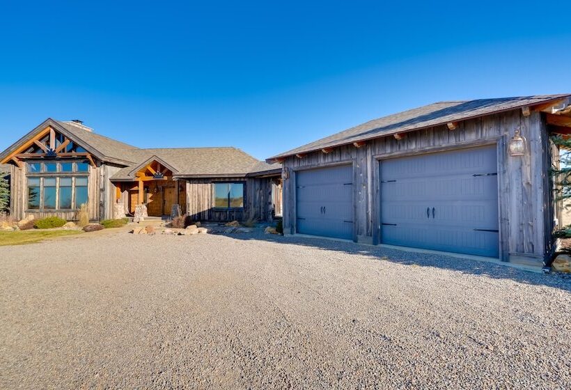 Free Spirit Ranch  W/ Hot Tub & Mountain Views