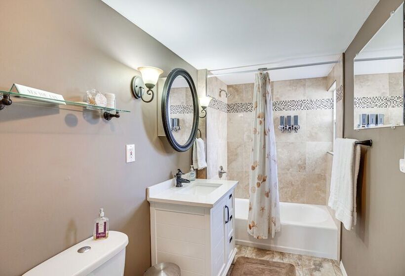 Grand Junction Home W/ Hot Tub: 2 Mi To Downtown!