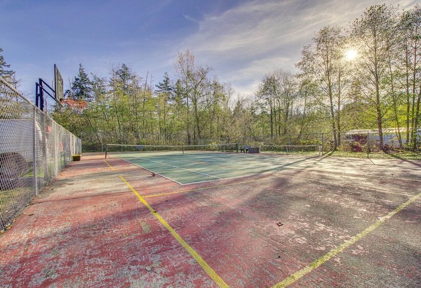 Hat Island Home W/ Stunning View & Wraparound Deck