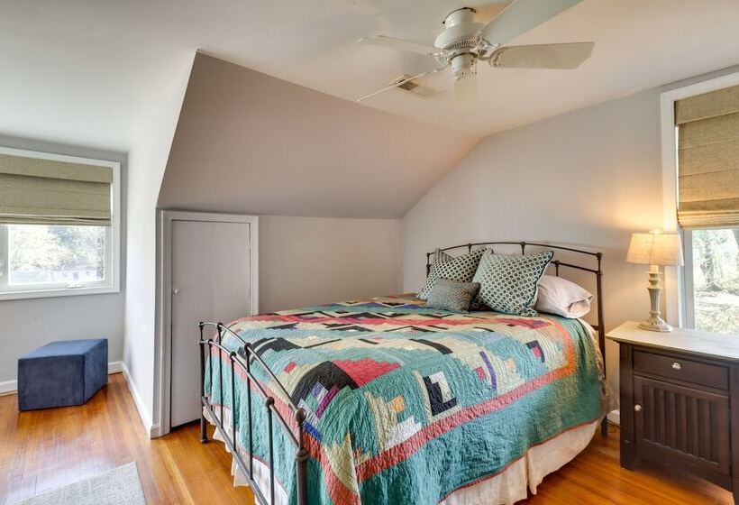 Hidden Charlottesville Home: 4 Mi To Downtown!